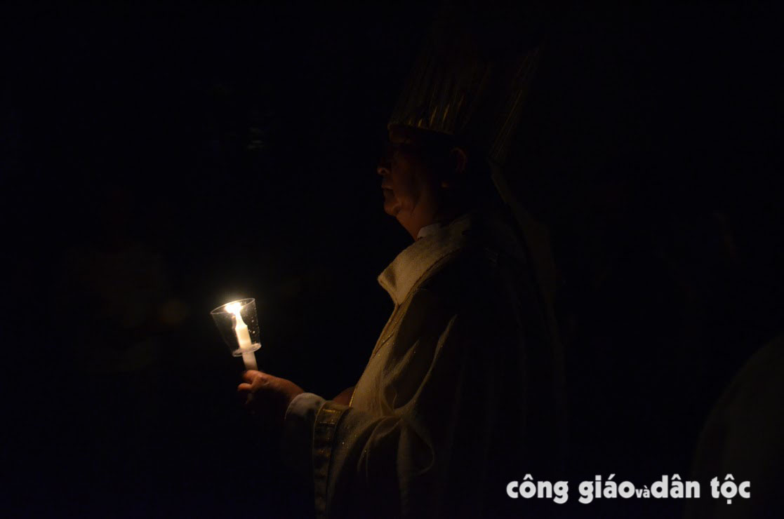 Vong Phuc sinh 2017
