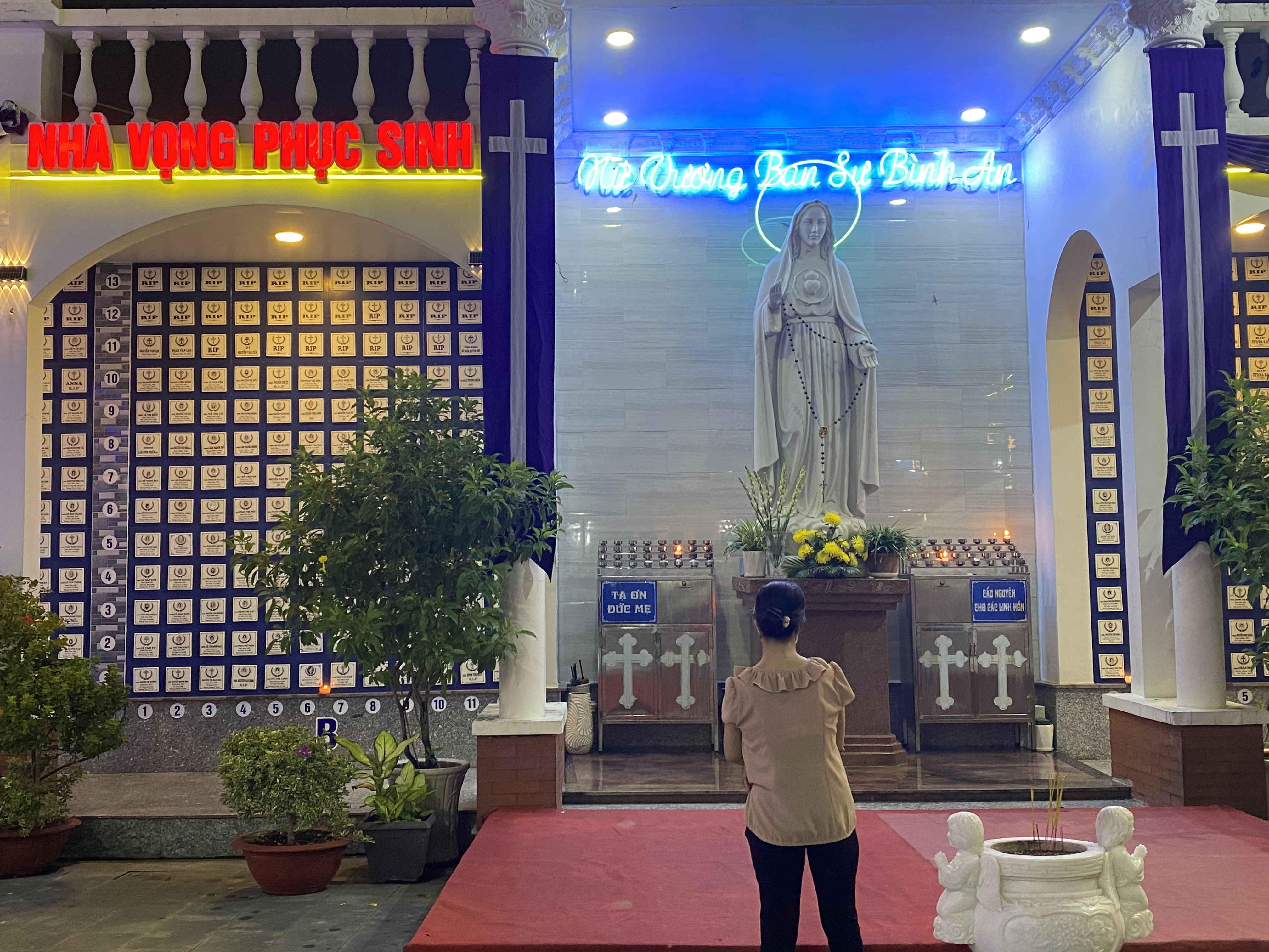 Khi khó “chôn xác kẻ chết”
