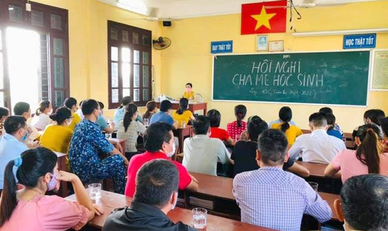Họp “cha mẹ học sinh”  khác gì với “họp phụ huynh”?