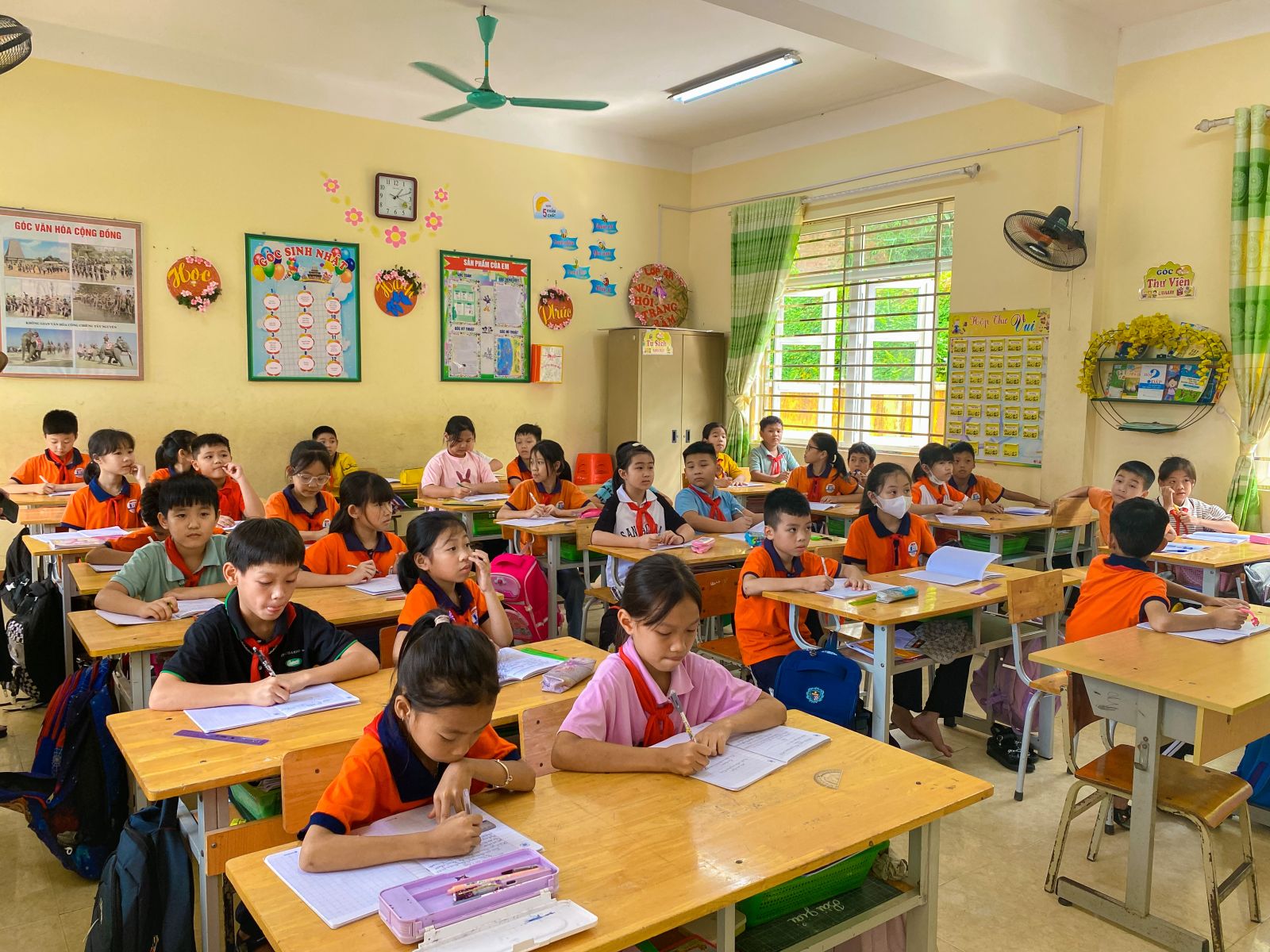 Chạm dần đến ước mơ miễn học phí