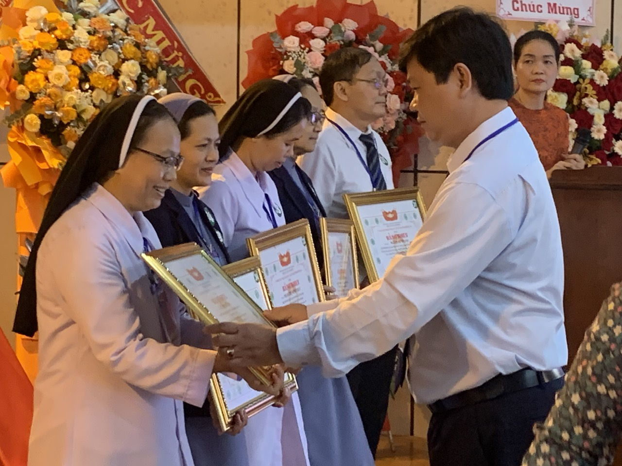 Dong Nai khen thuonghình 3.jpg (290 KB)
