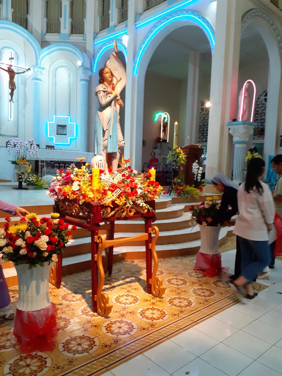 thánh nữ Jeanne d’Arc..jpg (182 KB)