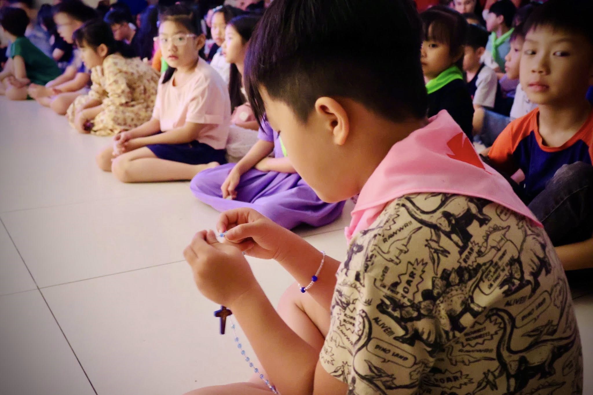 Tháng Mân Côi trong nhịp sống xứ đạo