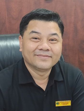 Ông Lê Văn Khánh.jpg (18 KB)