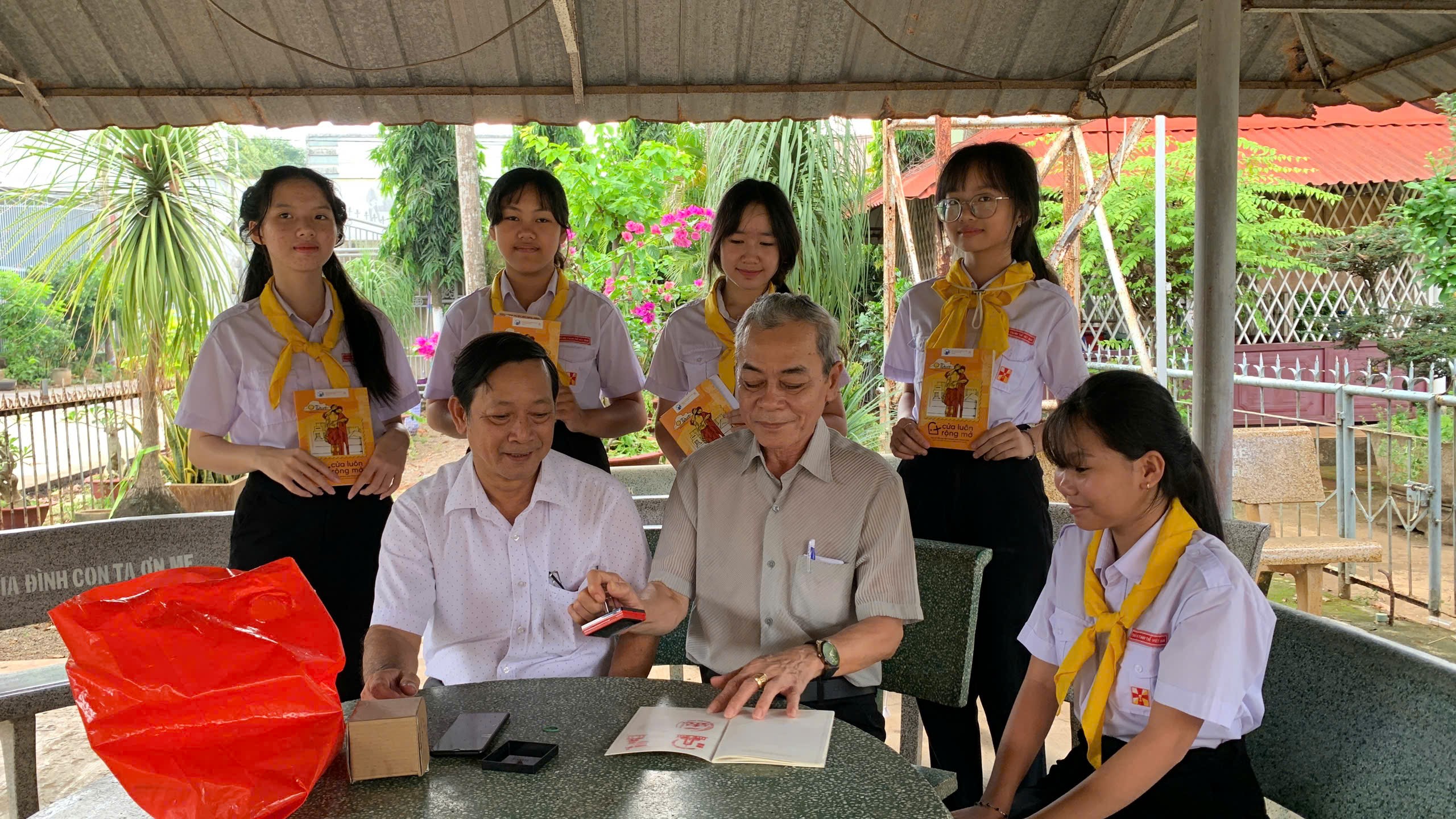 ong kinh 2497 c.jpg (780 KB)