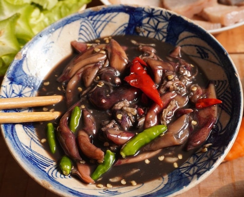 Mặn mòi mắm mực mùa bão lụt