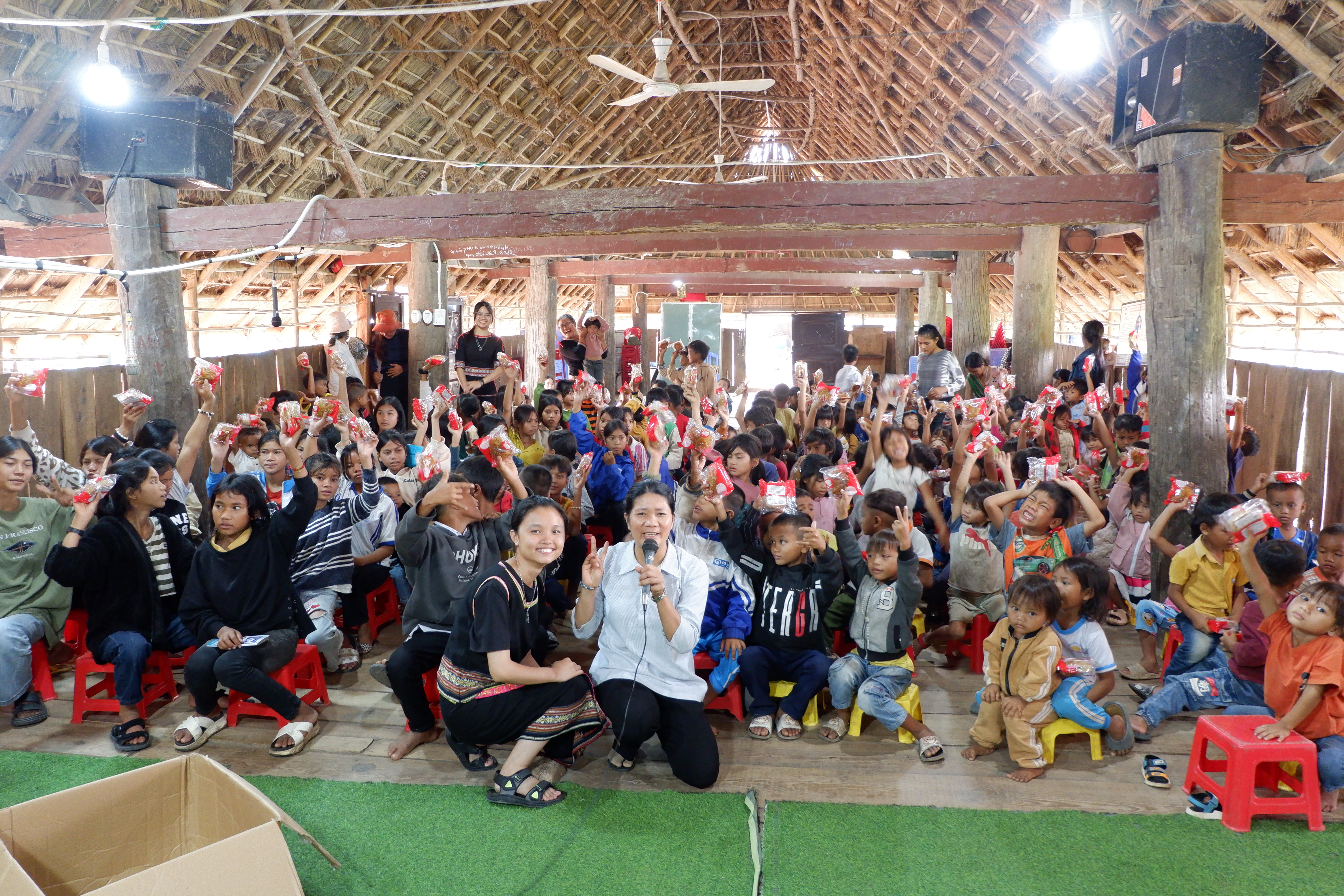 ong kinh 2512 c.JPG (10.21 MB)