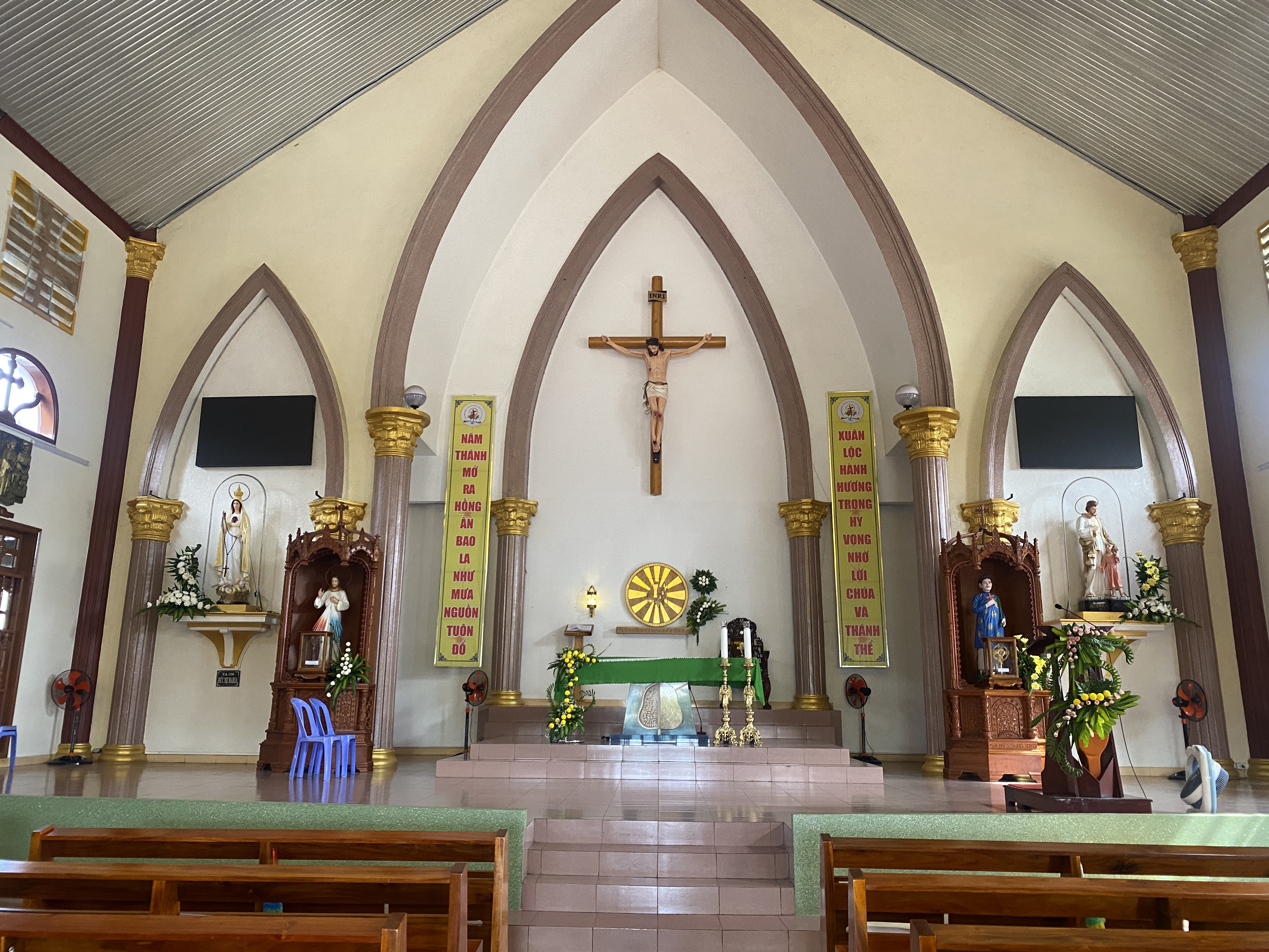 Cung Thánh xứ đạo hơn ba thế kỷ.JPG (3.93 MB)