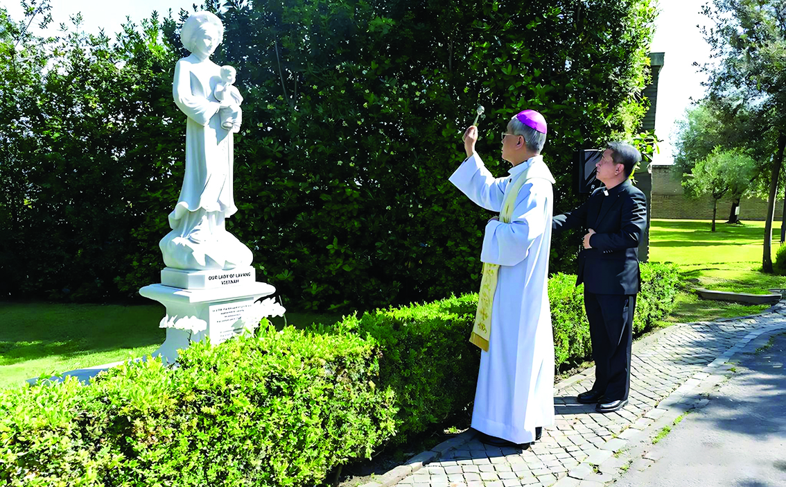 phailamgi_Tượng Đức Mẹ La Vang được đặt ngay trung tâm Vatican_cv1.jpg (2.11 MB)