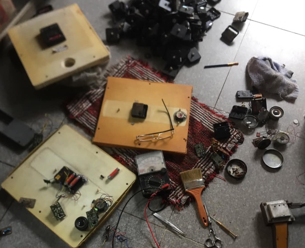 Một số _tay chơi_ thích bỏ công mày mò đồng hồ Gimiko cũ.jpg (582 KB)