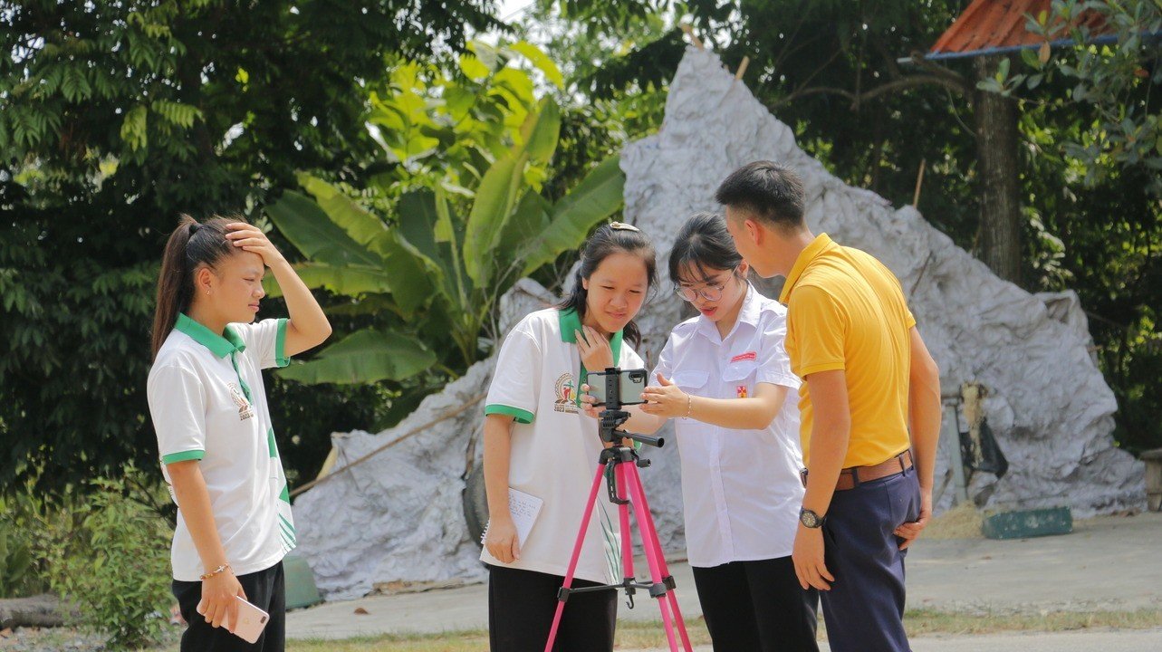 taphuantruyenthong.jpg (201 KB)