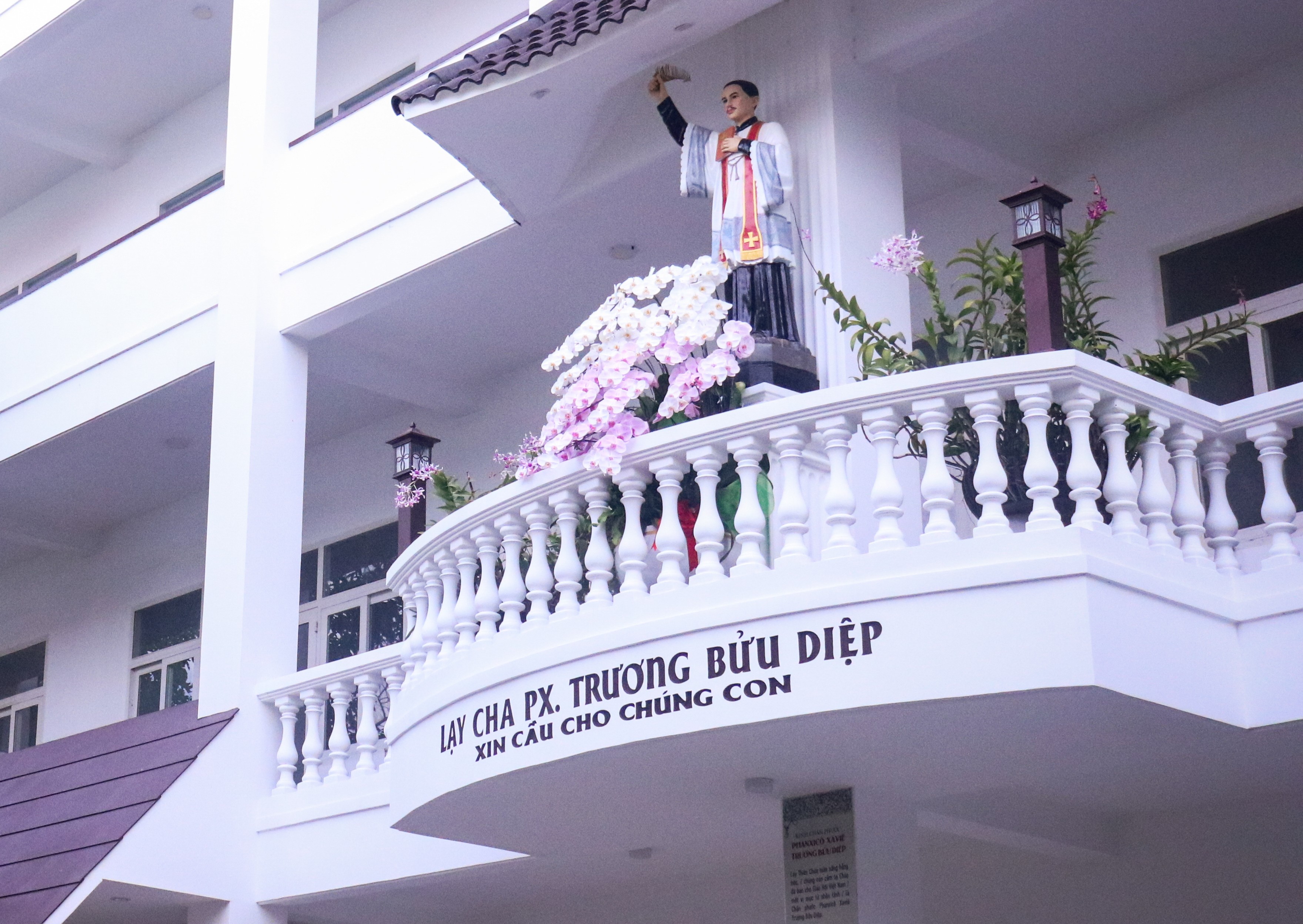 Đài chân phước Diệp ở một giáo xứ