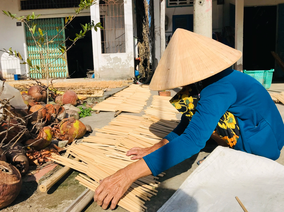 Chuyện làm đũa ở xóm nhỏ Tân Long