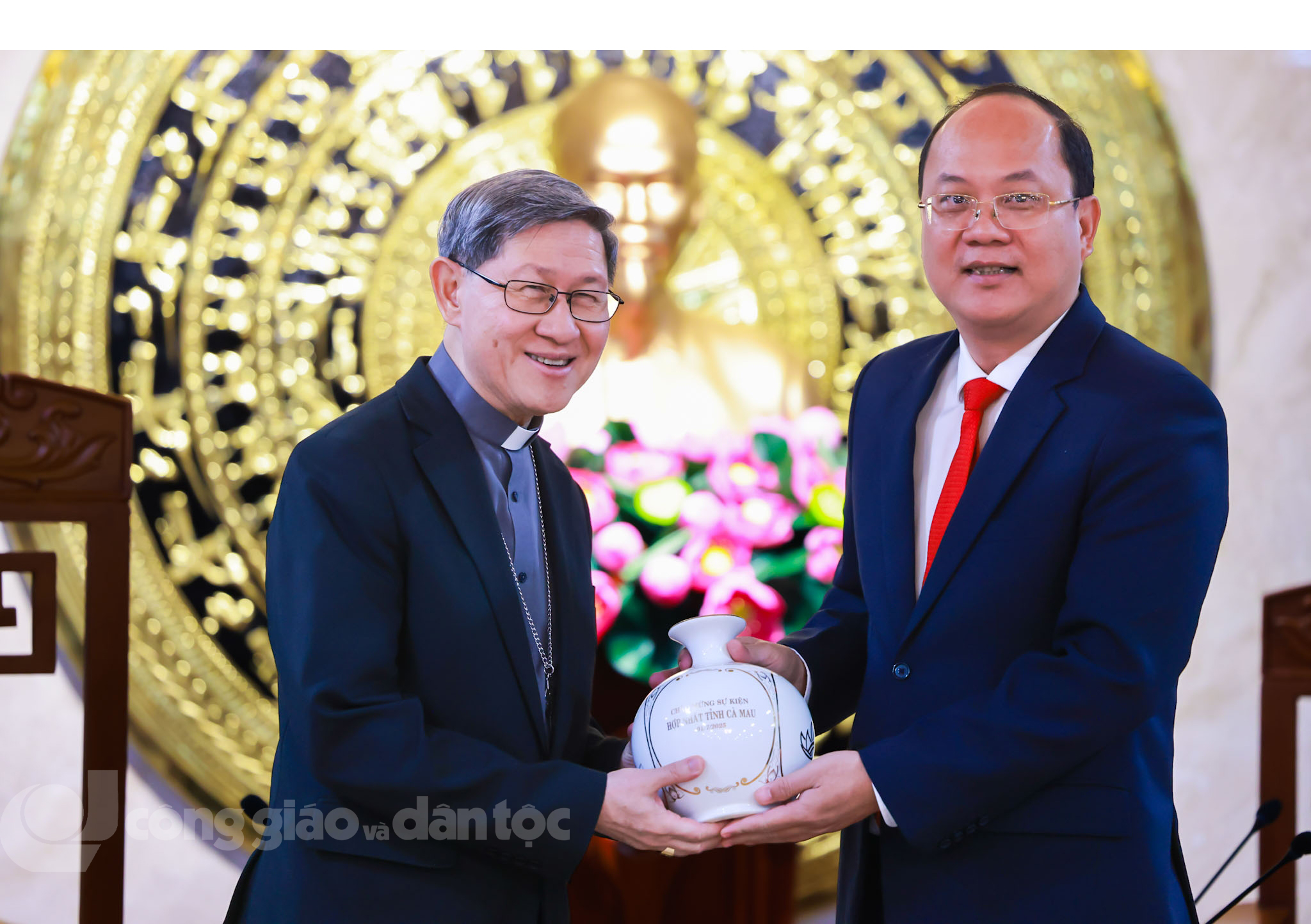 Bí thư Tỉnh ủy tỉnh Cà Mau tiếp Đức Hồng y Tagle