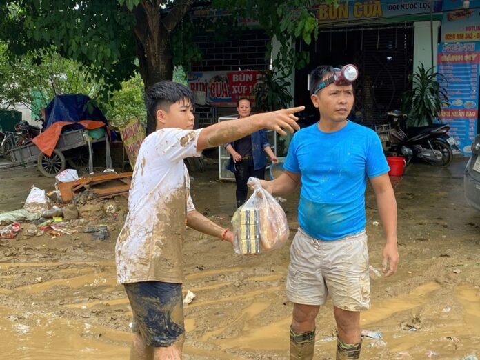 Cứu trợ vùng thiệt hại do bão Wipha