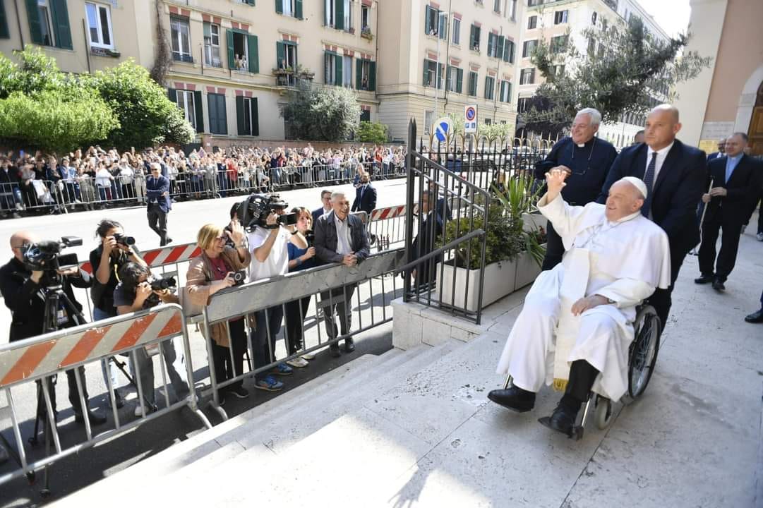 Đức Giáo Hoàng gặp gỡ các cha có trên 40 năm linh mục của giáo phận Rome