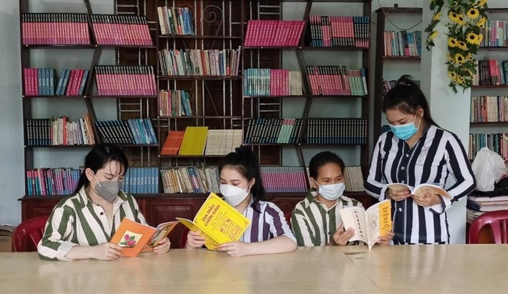 Từ ngày 30.3.2024, người bị quản lý, giam giữ được sử dụng kinh sách để phục vụ nhu cầu sinh hoạt tín ngưỡng, tôn giáo