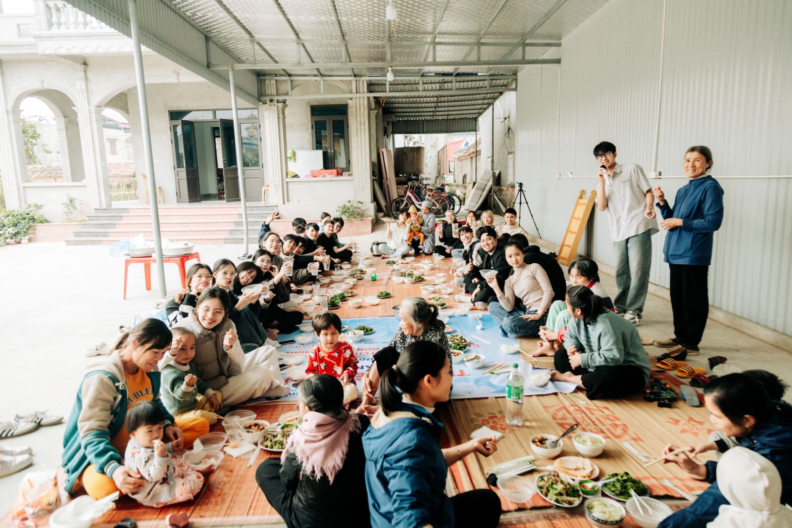 Sinh viên Công giáo mang Tết đến mái ấm tình thương