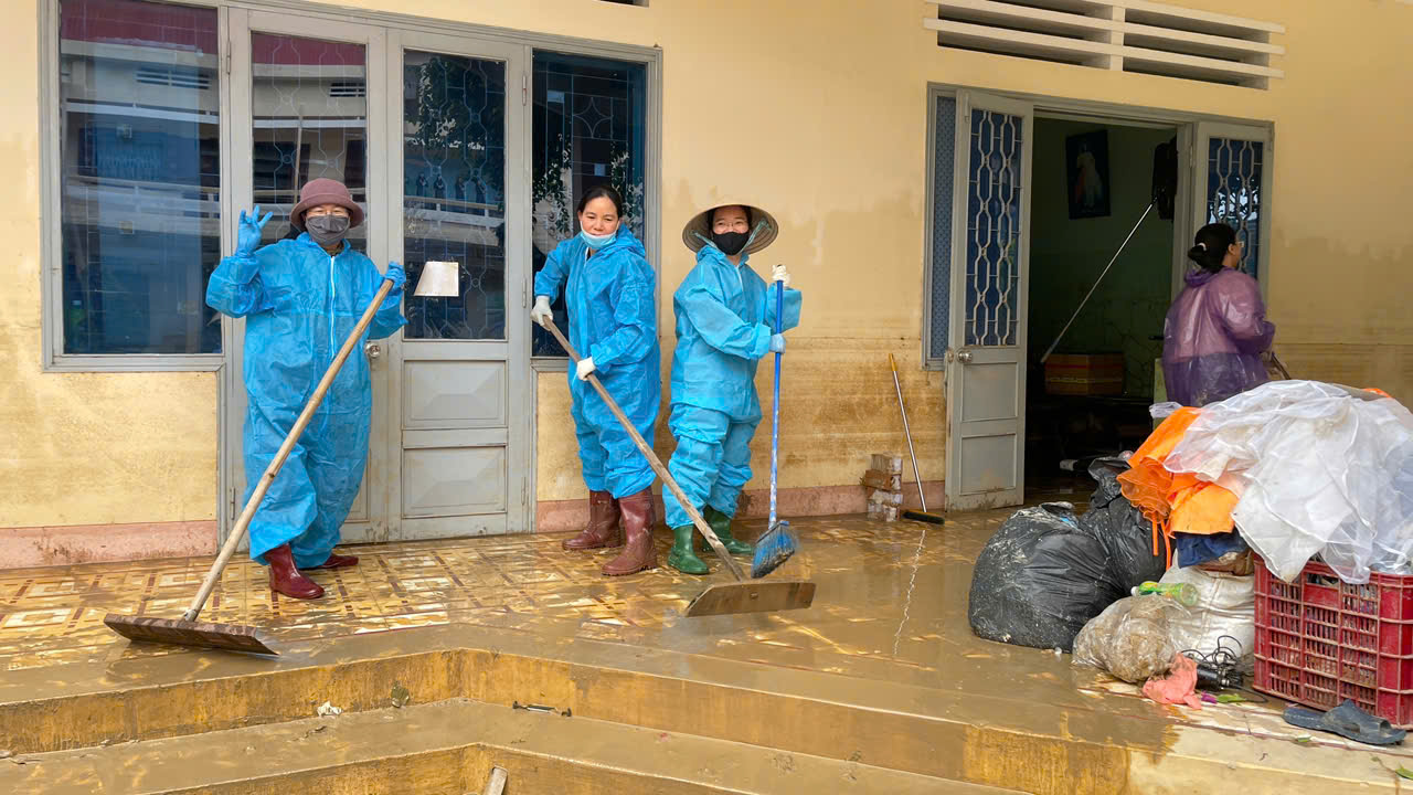 Hội dòng Khiết Tâm Đức Mẹ Nha Trang sau cơn bão lũ