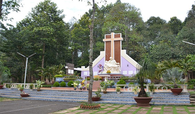 Hình ảnh một nghĩa trang họ đạo