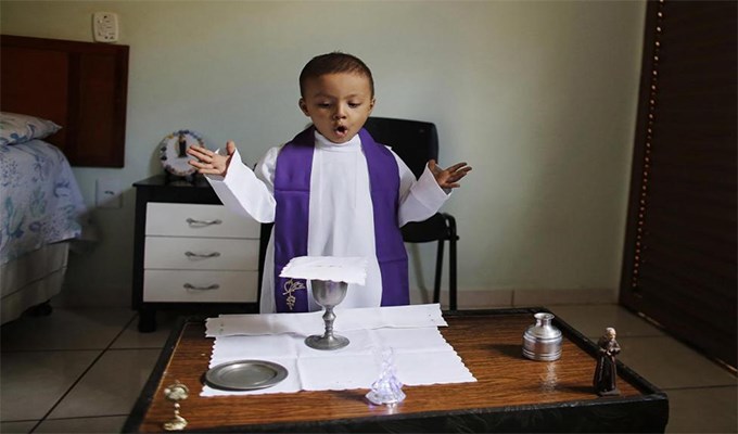 Thiên thần nhỏ ước mơ một lần làm linh mục đã về Trời
