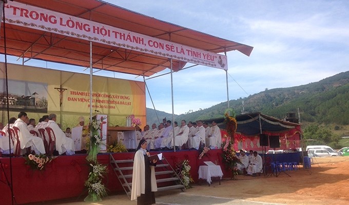 Carmel, đan viện chuyên cầu nguyện và âm thầm lao động