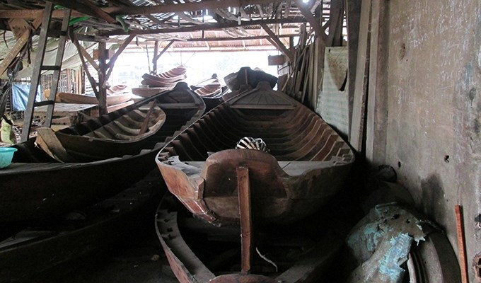 Lác đác ghe xuồng Phụng Hiệp