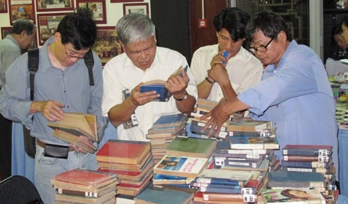 Văn hoá trao đổi sách "Cũ người mới ta"