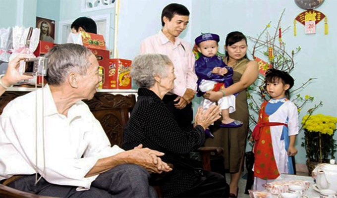 Dạy con chữ hiếu
