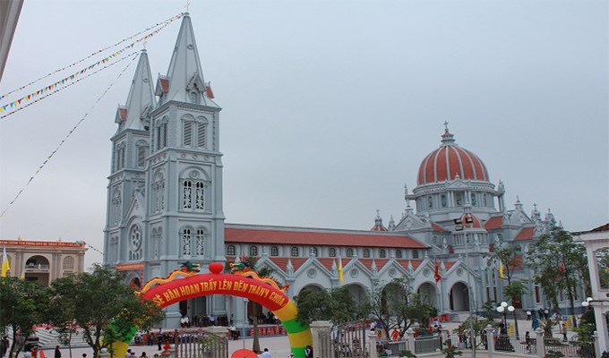Giáo xứ Thuận Nghĩa khánh thành và cung hiến nhà thờ mới