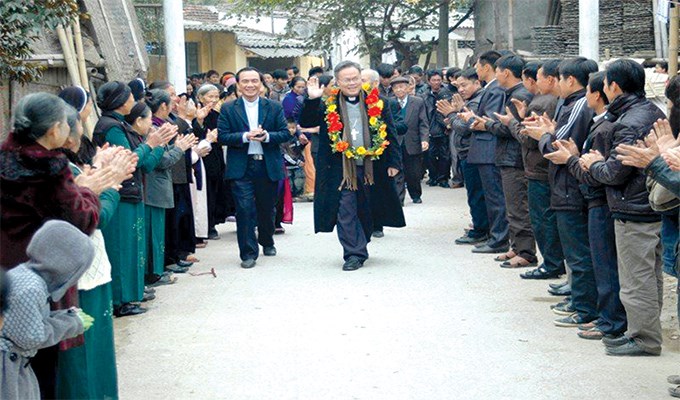 ĐGM Giuse Nguyễn Chí Linh - Gia đình tinh thần phải ở trên gia đình huyết thống
