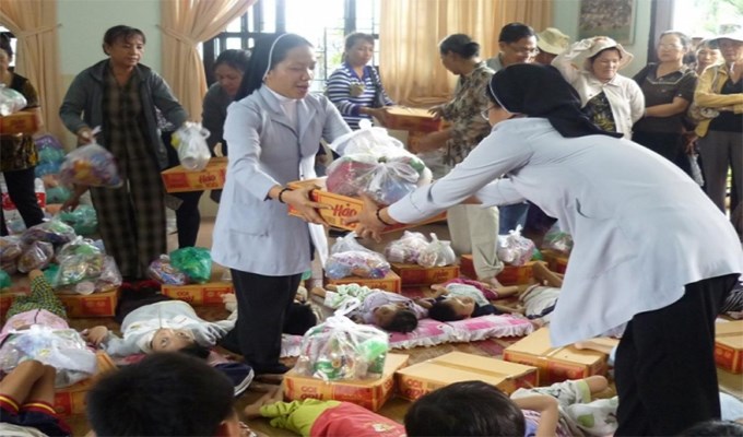 “Đức Giêsu nghèo” quanh ta