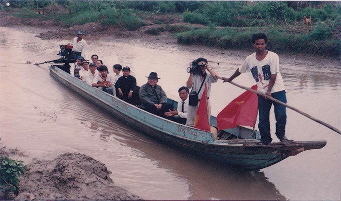 Đi cùng đoàn chiên từ quê đến phố