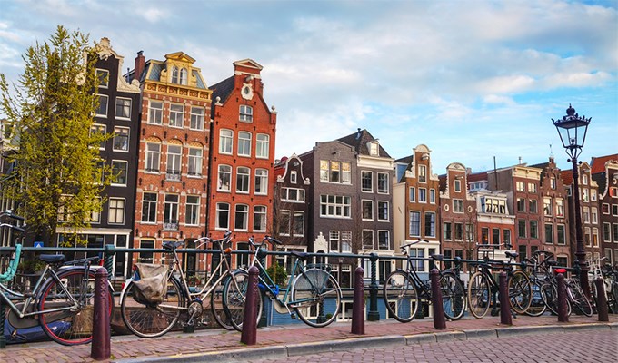 Amsterdam -thành phố của xe đạp