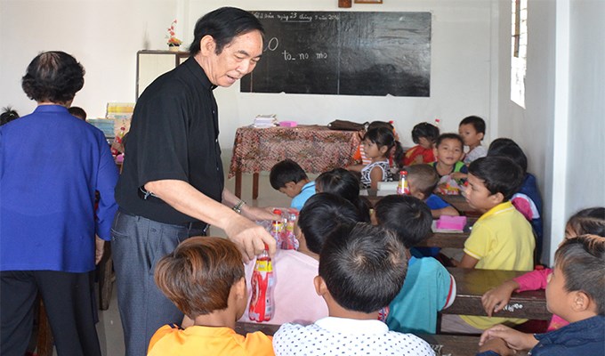 Ông cố tận tụy ở miền cực nam