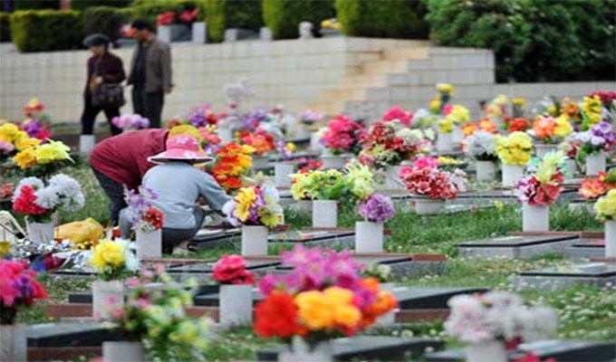 “Thanh minh trong tiết tháng Ba”