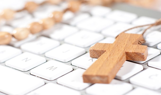 Ðối thoại trên Facebook để truyền bá Tin mừng