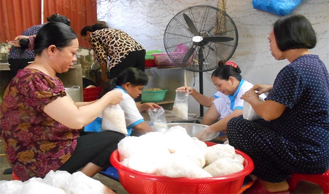 Nụ cười sẽ lấp đi nước mắt...