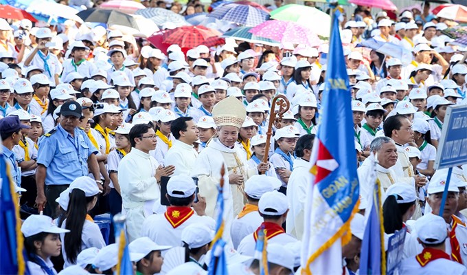 GP Phan Thiết :  Gặp gỡ các “tông đồ nhỏ”