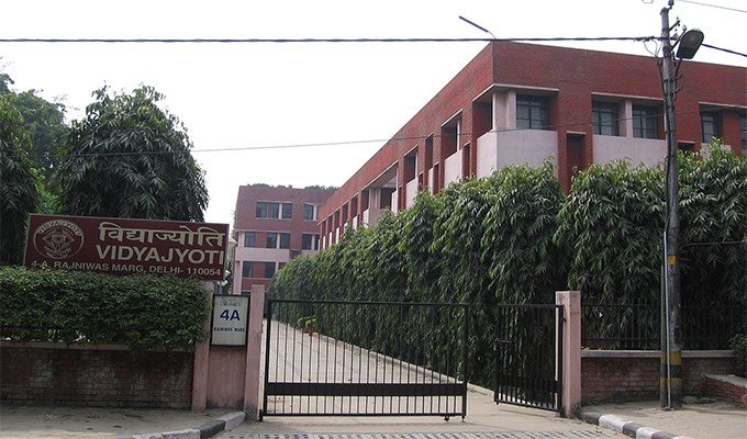 Khóa học trực tuyến về thần học