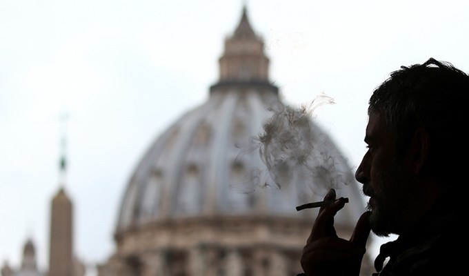 Đức Giáo Hoàng ban lệnh cấm bán thuốc lá tại Vatican