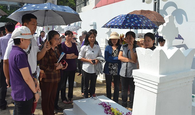 Làm gì trong ngày xin lễ cho người thân đã khuất ?