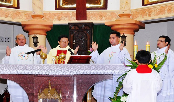 Nêu tên Đức Giám mục trong kinh nguyện thánh thể (P2)