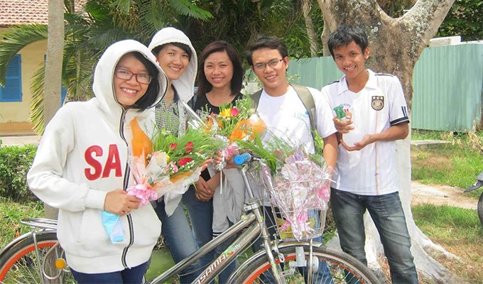 Buôn lặt vặt,  gặt tình thương