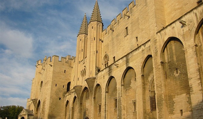 Tại sao các Giáo hoàng từng cư ngụ tại Avignon?