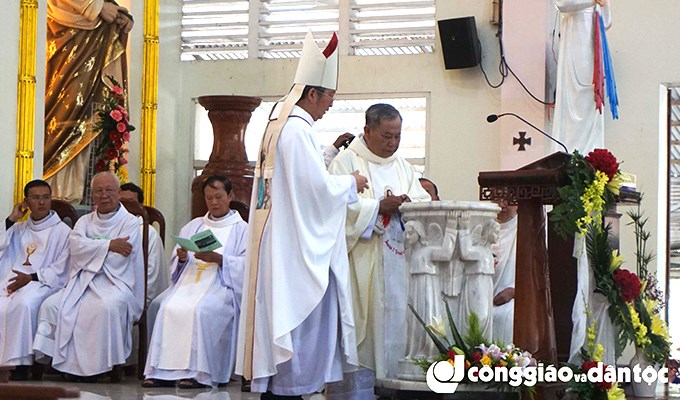 Hình ảnh Linh mục Giuse Trần Văn Lưu nhận xứ Bình Thuận