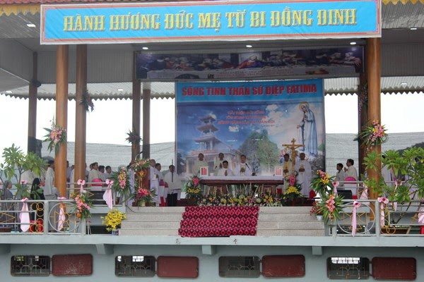 Giáo phận Phát Diệm hành hương và mừng lễ Đức Mẹ Sầu Bi