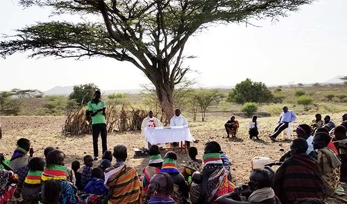 Thánh lễ đặc biệt ở gốc cây keo Kenya