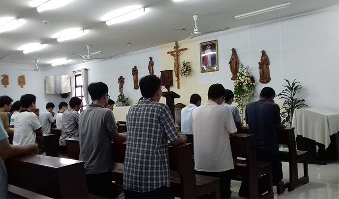 “Thực hành bác ái để thánh hóa bản thân”