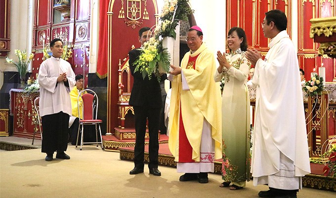 ĐỨC TỔNG GIUSE VŨ VĂN THIÊN DÂNG LỄ TẠ ƠN KẾT THÚC SỨ VỤ CHỦ CHĂN GIÁO PHẬN HẢI PHÒNG